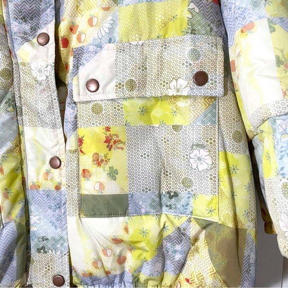 UO Kit Printed Nylon Puffer Jacket - Picture 4 of 10